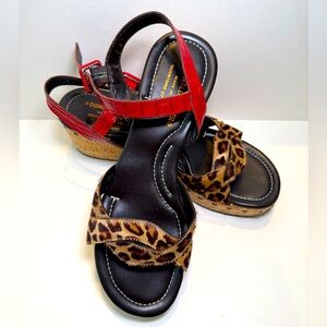 DONALD PLINER WEDGES SANDALS RED ANIMAL PRINT LEATHER WOMENS SIZE 8.5